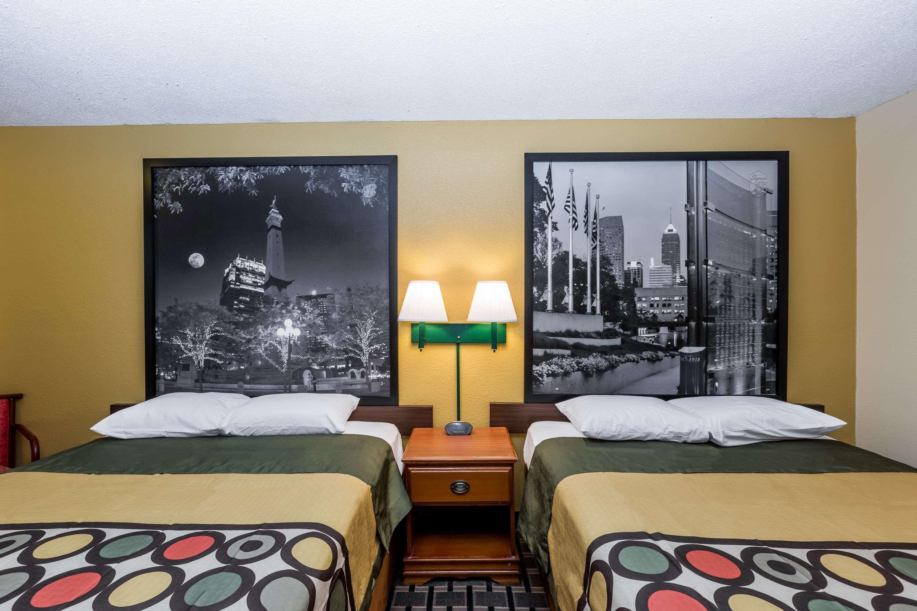 Super 8 By Wyndham Indianapolis-Southport Rd Motell Exteriör bild