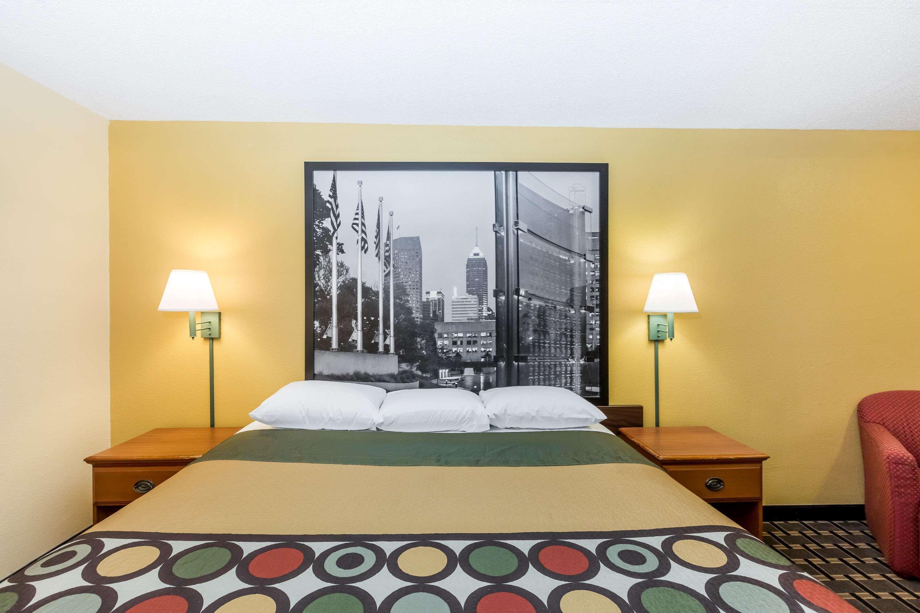 Super 8 By Wyndham Indianapolis-Southport Rd Motell Exteriör bild