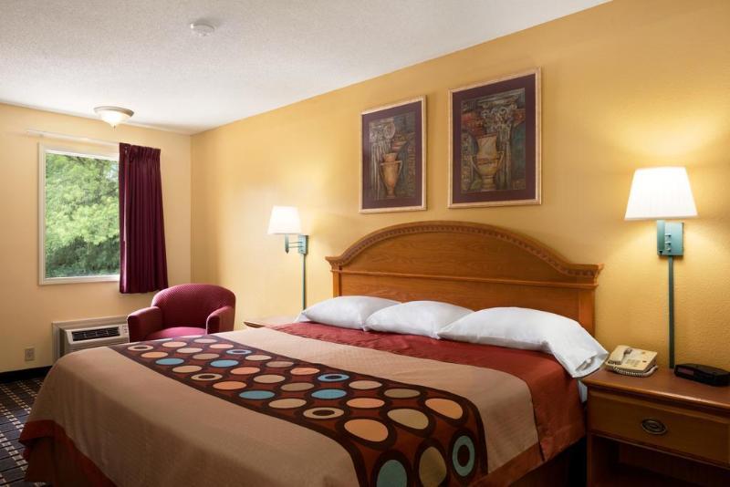 Super 8 By Wyndham Indianapolis-Southport Rd Motell Exteriör bild